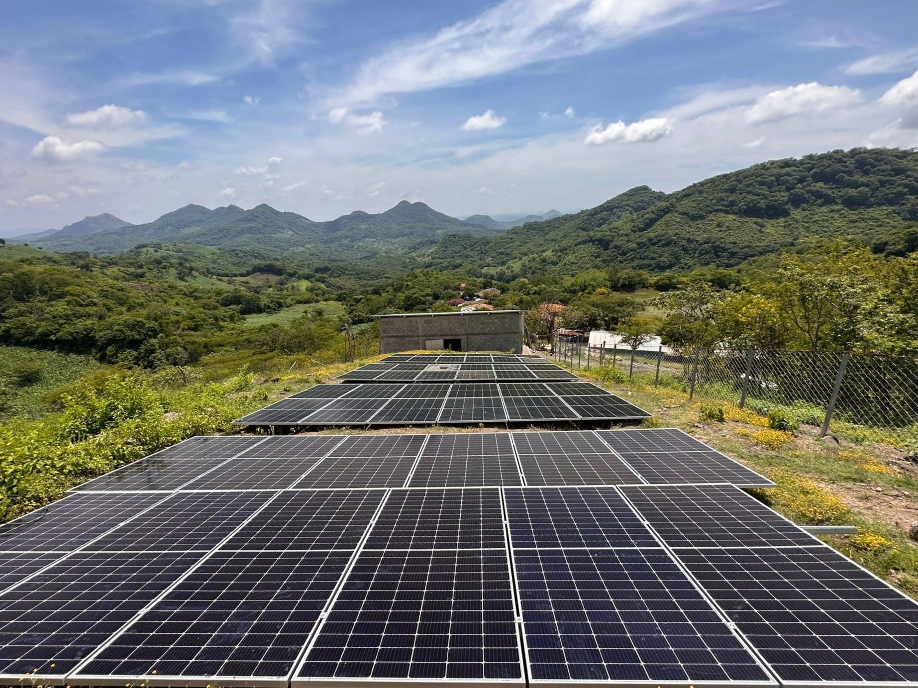 USA cuadruplica su capacidad de fabricación de paneles solares