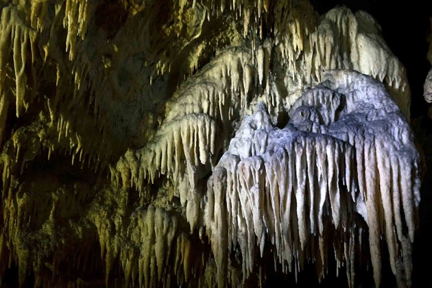 Les formacions de l'interior de les grutes deixen mut. Imatge: Vassil.