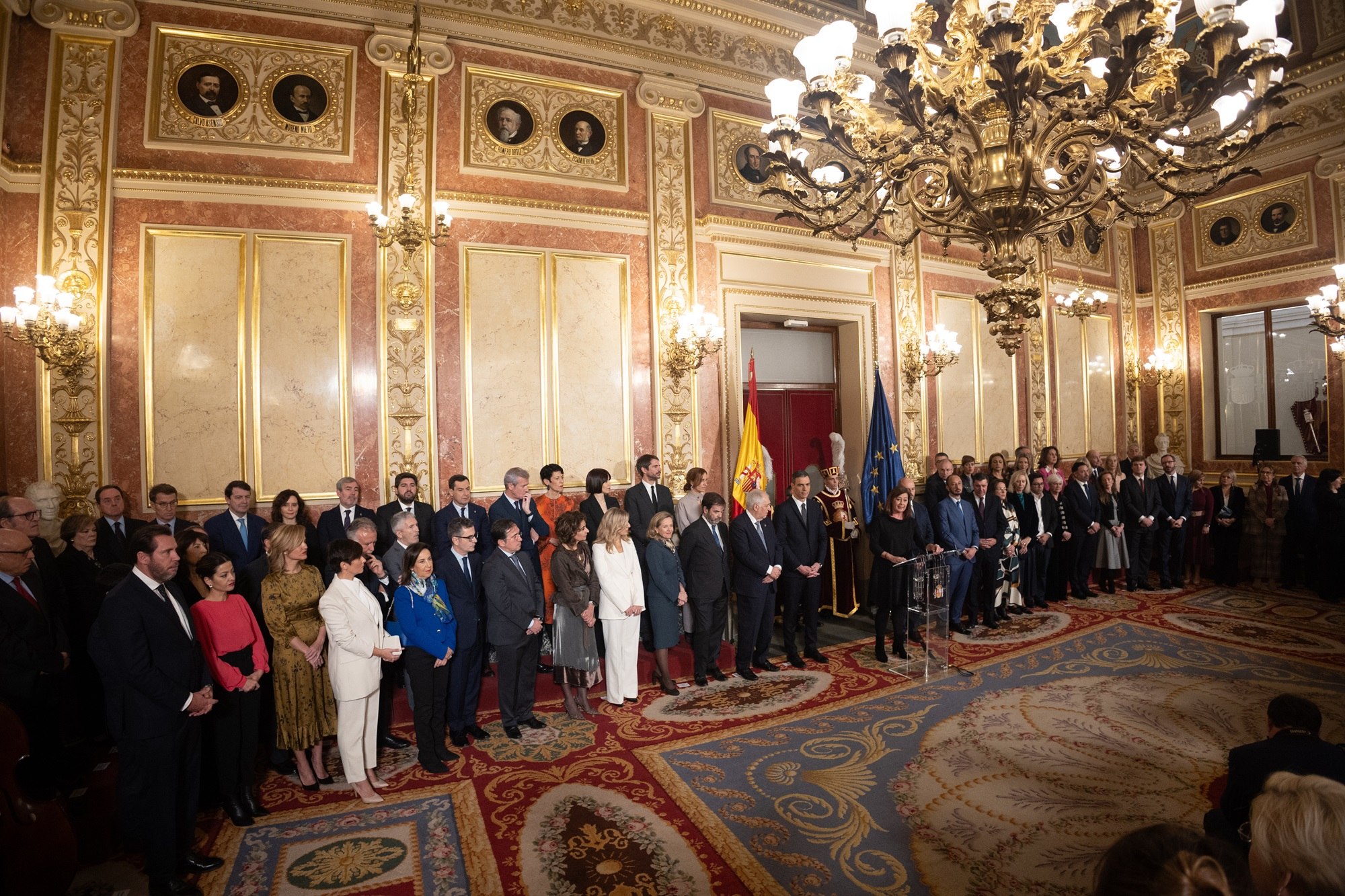 Francina Armengol surt escaldada de l'acte del dia de la Constitució (la premsa espanyola carrega amb força)