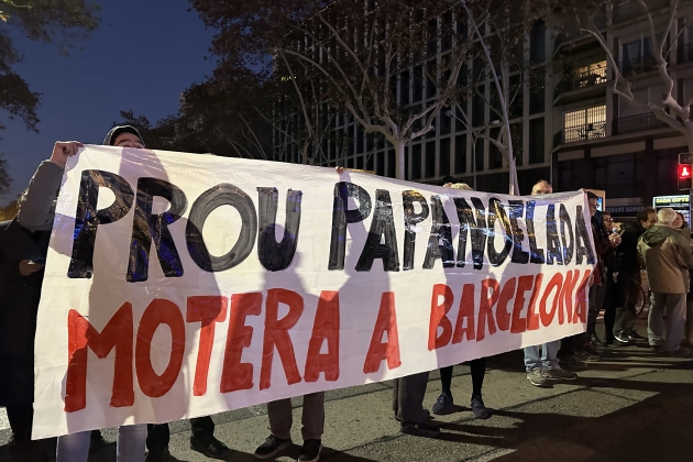 papanoelada motera barcelona 2023 foto ariadna comas acn