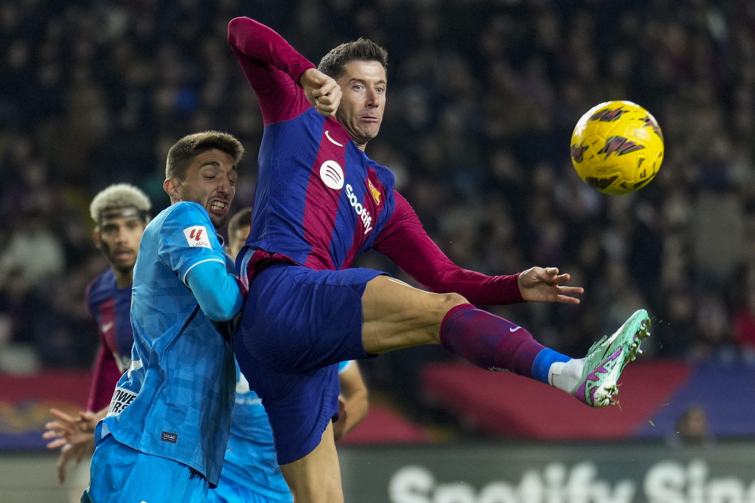 Lewandowski aixeca sospites al Barça