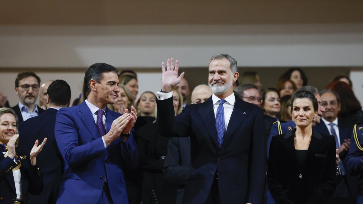 Letizia con Pedro Sánchez y Felipe