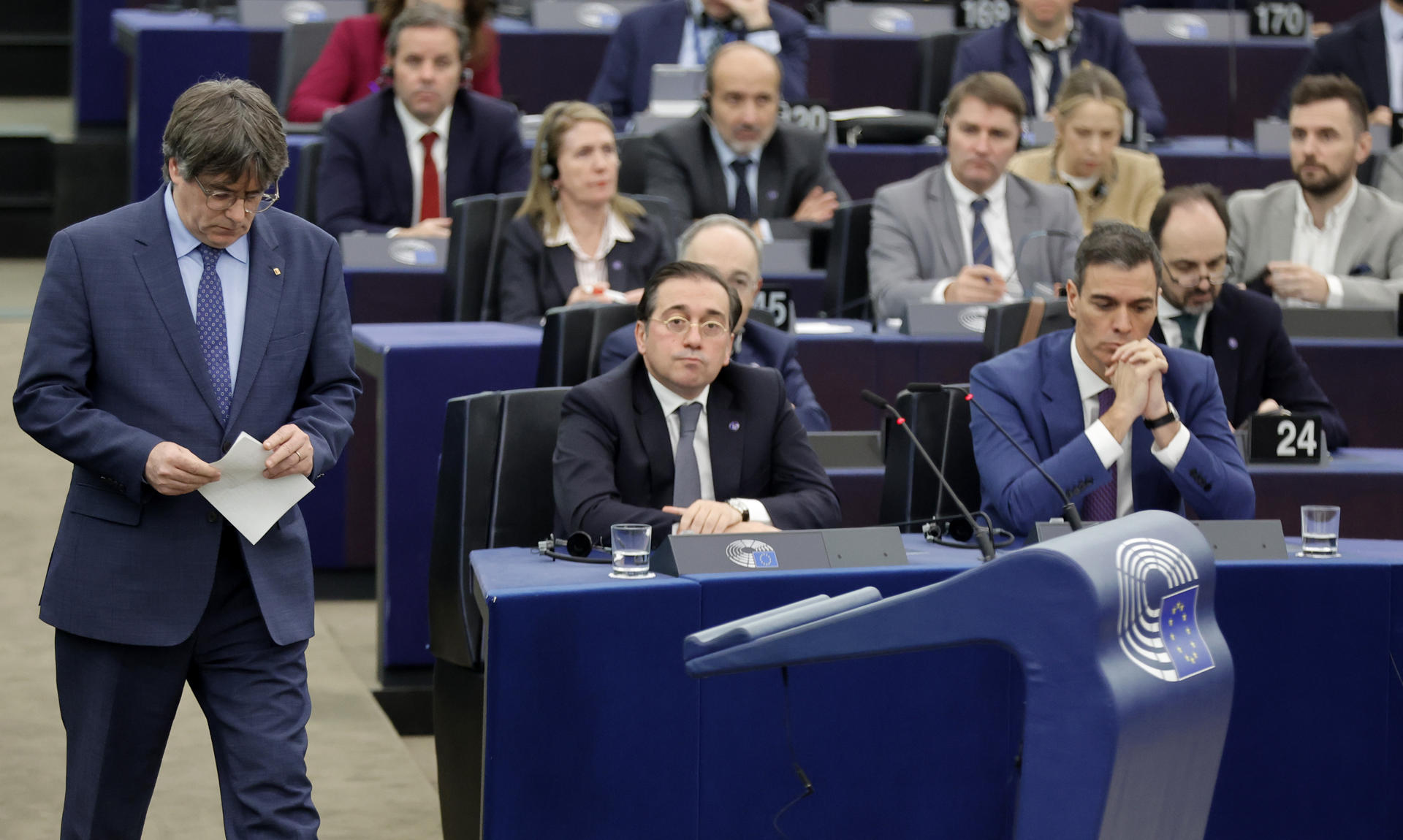 Puigdemont, Albares y Sánchez en el Parlamento Europeo EFE