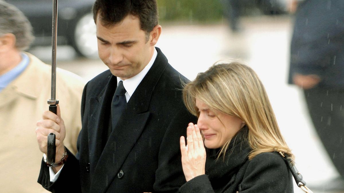 Letizia plorant funeral Erika Ortiz 