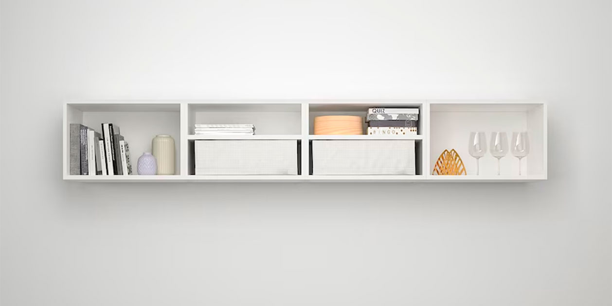 Hay que felicitar a los diseñadores de Ikea por crear la estantería perfecta para techos abuhardillados