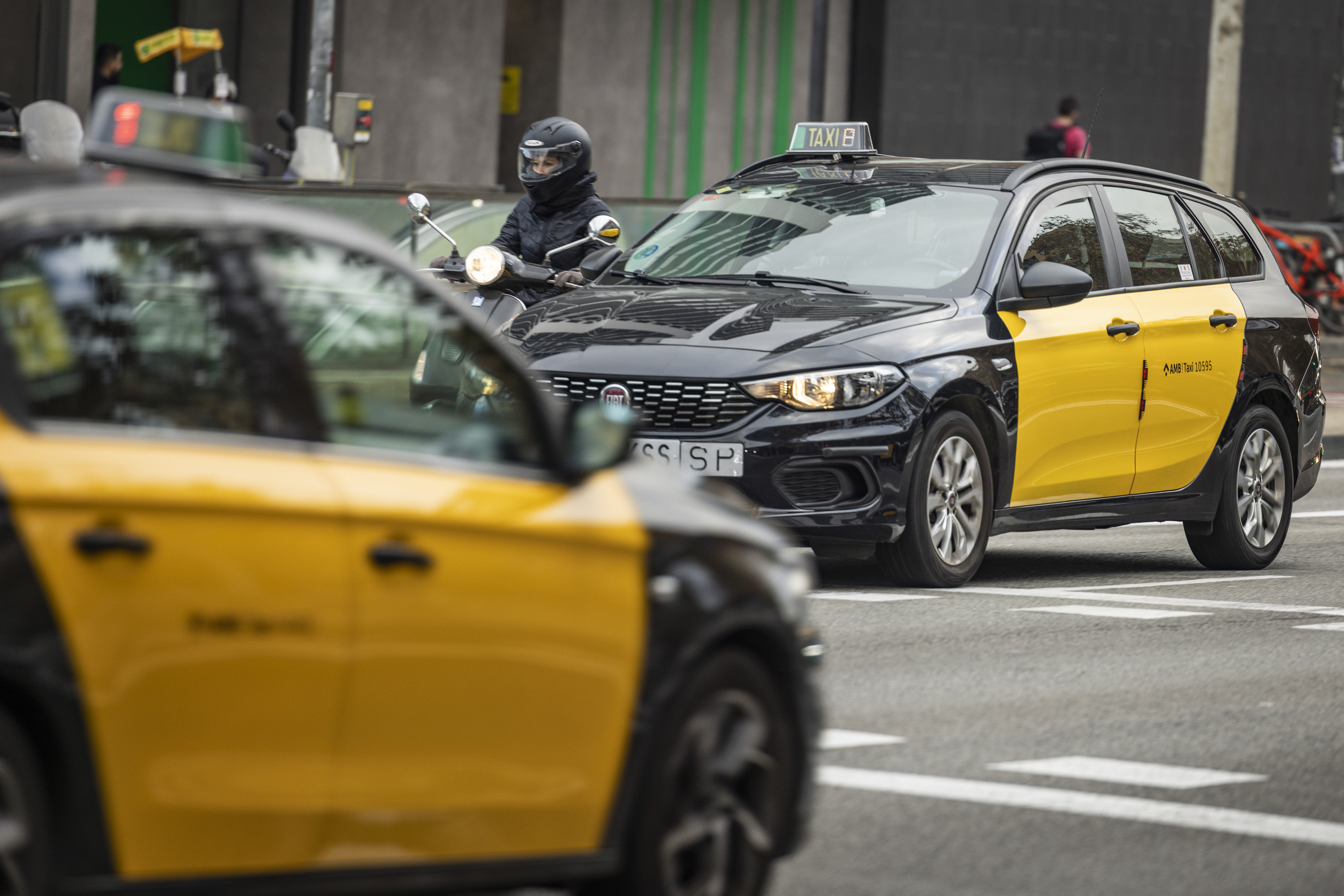 Tarifas 2025 en Barcelona: suben el taxi, el Tibidabo y el Park Güell y se congelan Zoo y Bicing