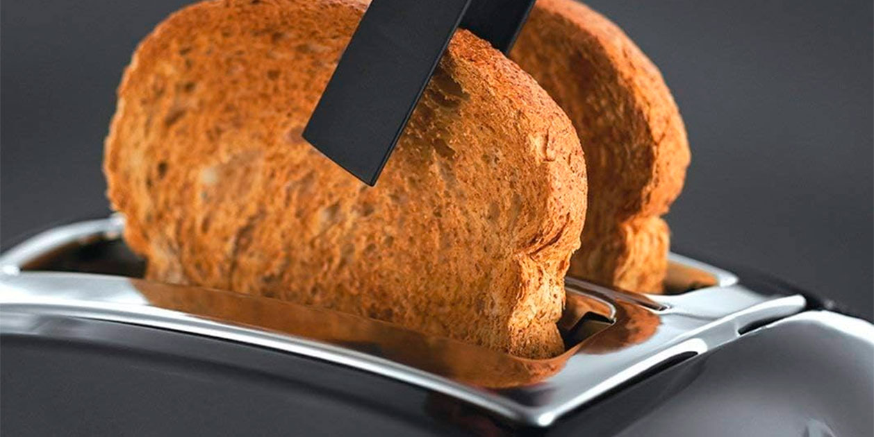 La torradora més ben valorada a Amazon costa 22 € (abans 31,99), amb funció descongelar i recollidor de molles