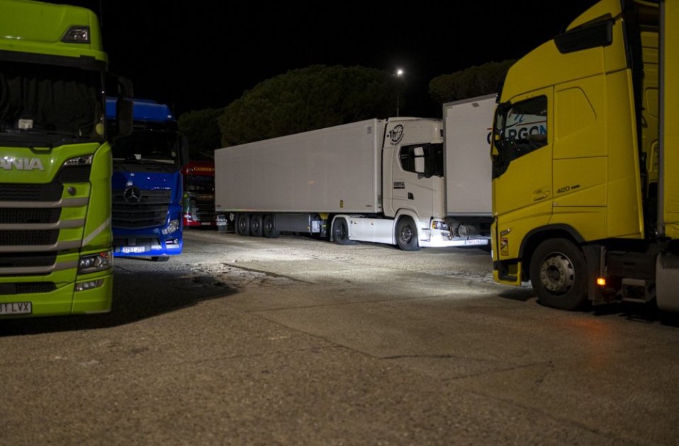 EuropaPress 5718040 varios camiones autopista ap 7 cortada altura juncal protesta