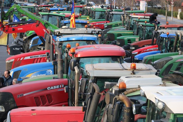 protesta tractors girona fontajau foto acn