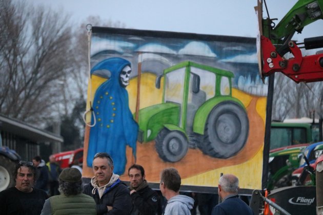 tractors fontajau girona protesta agricultors foto acn