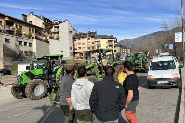 tractors sort protesta pagesos foto acn