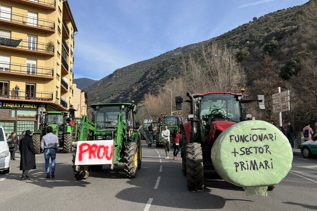 tractors sort protesta pagesos foto acn