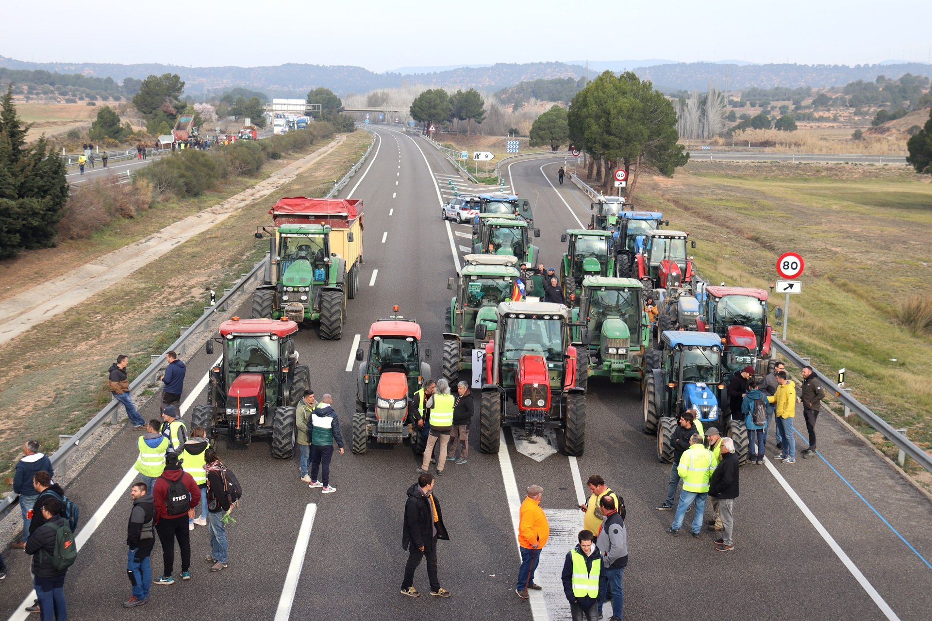 tractors tallant l'AP 2 a Montblanc