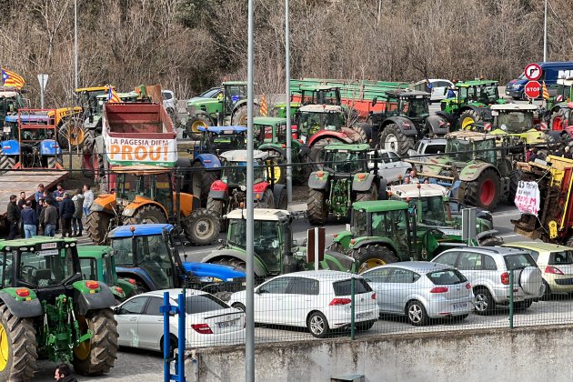 Concentracio pagesos tractors frontera Andorra / ACN