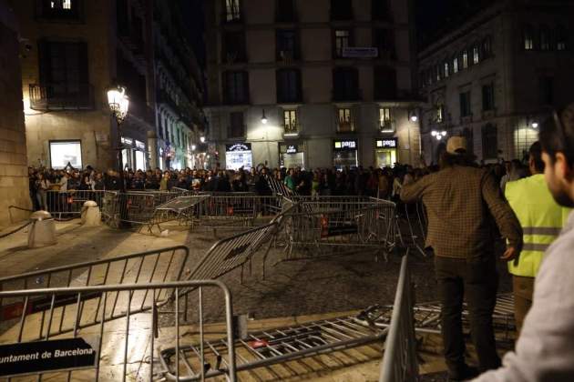 Tensio placa Sant Jaume protesta pagesos / Carlos Baglietto