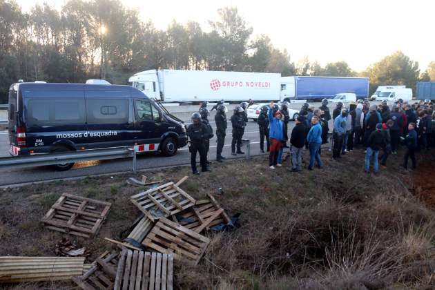 agents mossos tall ap7 tractors foto acn