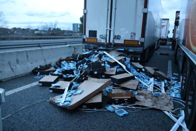 campesinos gerundenses ap7 corte|trozo camiones fruta verdura foto acn campesinos gerundenses ap7 corte|trozo camiones fruta verdura foto acn