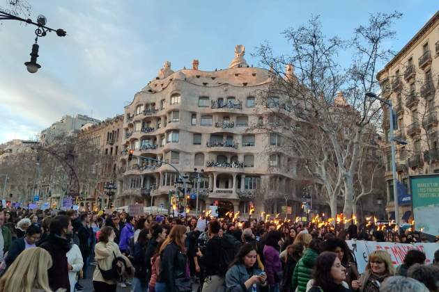 Antorchas manifestacio 8 M barcelona 