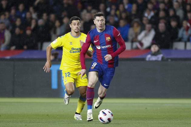 Robert Lewandowski Enzo Loiodice Barça Las Palmas / Foto: EFE