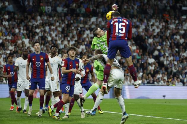 Andreas Christensen remati gol Reial Madrid Barça / Foto: EFE