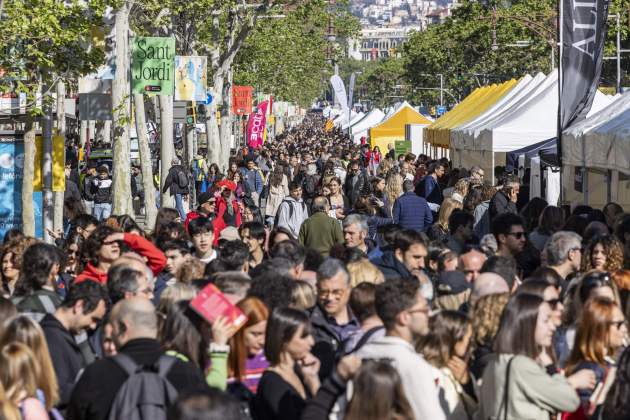 Ambient Sant Jordi Passeig de Gràcia. Carlos Bagliatto