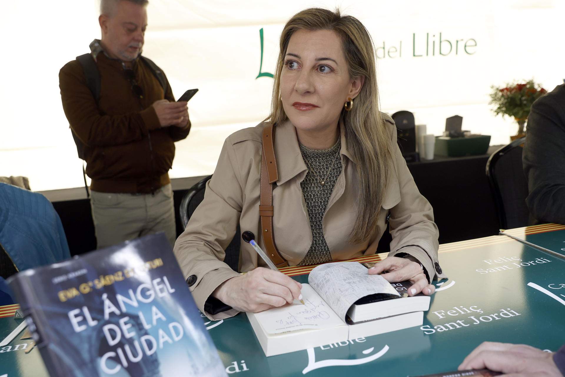 Eva García Sáenz de Urturi diada de Sant Jordi