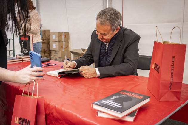 zapatero Sant Jordi 2024 / Foto: Carlos Baglietto