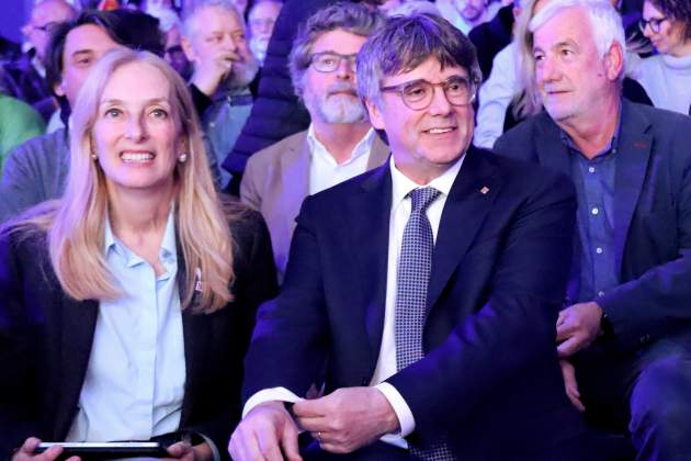 carles puigdemont anna navarro junts Foto: ACN