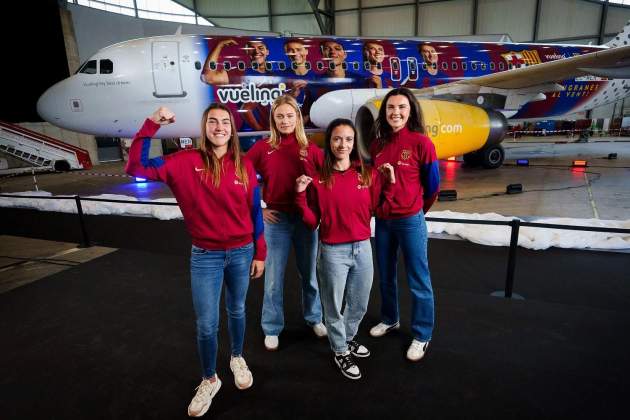 Patri Guijarro Fridolina Rolfö Aitana Bonmatí Ingrid Engen Barça femenino Vueling avión / Foto: FC Barcelona