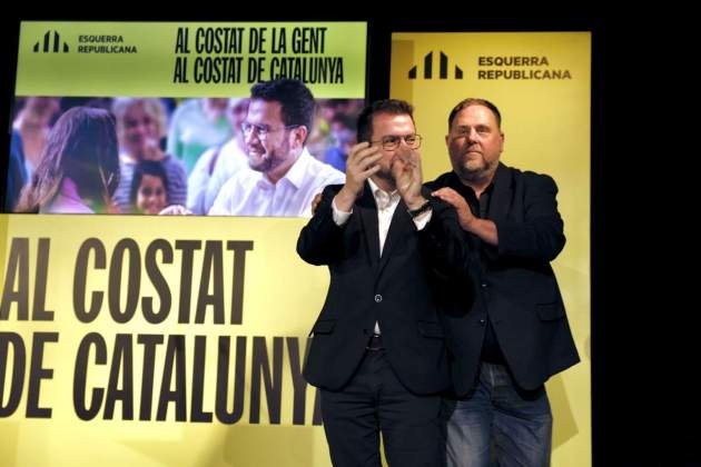 Pere Aragonès y Oriol Junqueras, al acto de campaña de l'Hospitalet