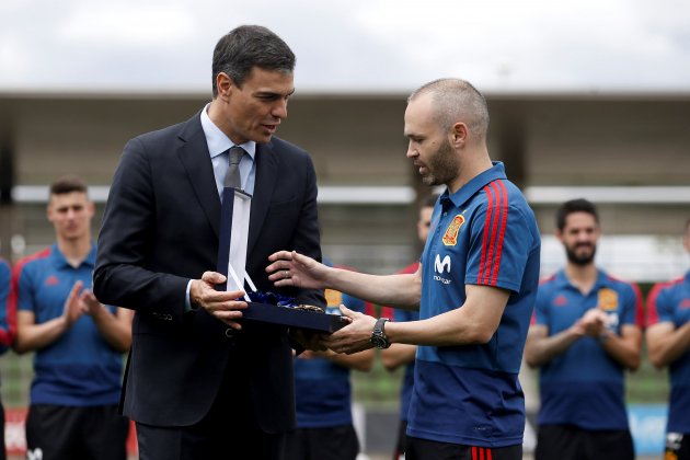 pedro sanchez iniesta efe