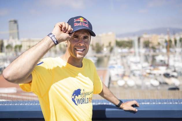 Adam Raga Red Bull Wings for Life posant amb la gorra / Foto: Miquel Muñoz