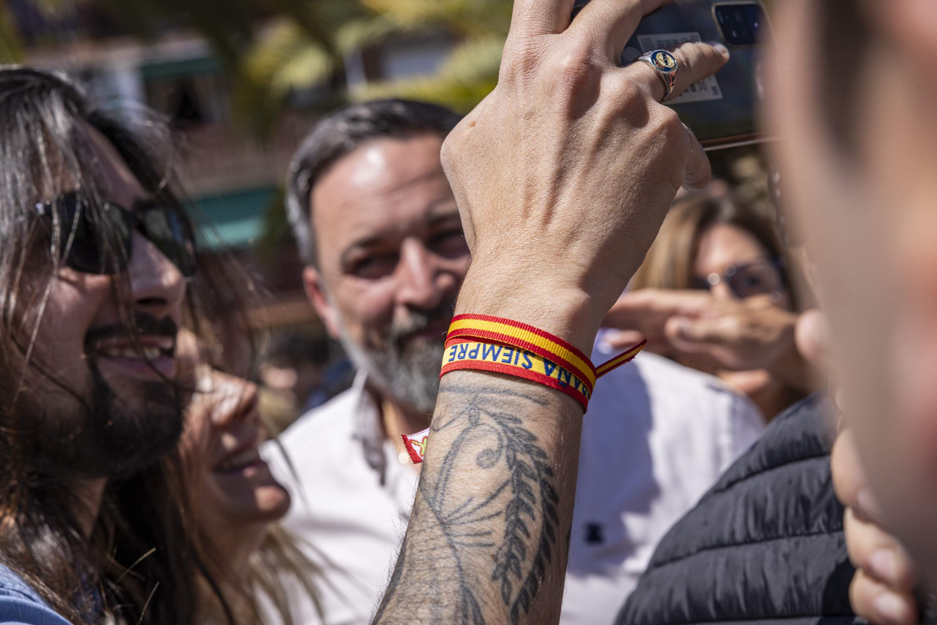 Vox llama a concentrarse ante el Parlament para "recibir" a Carles Puigdemont con banderas de España