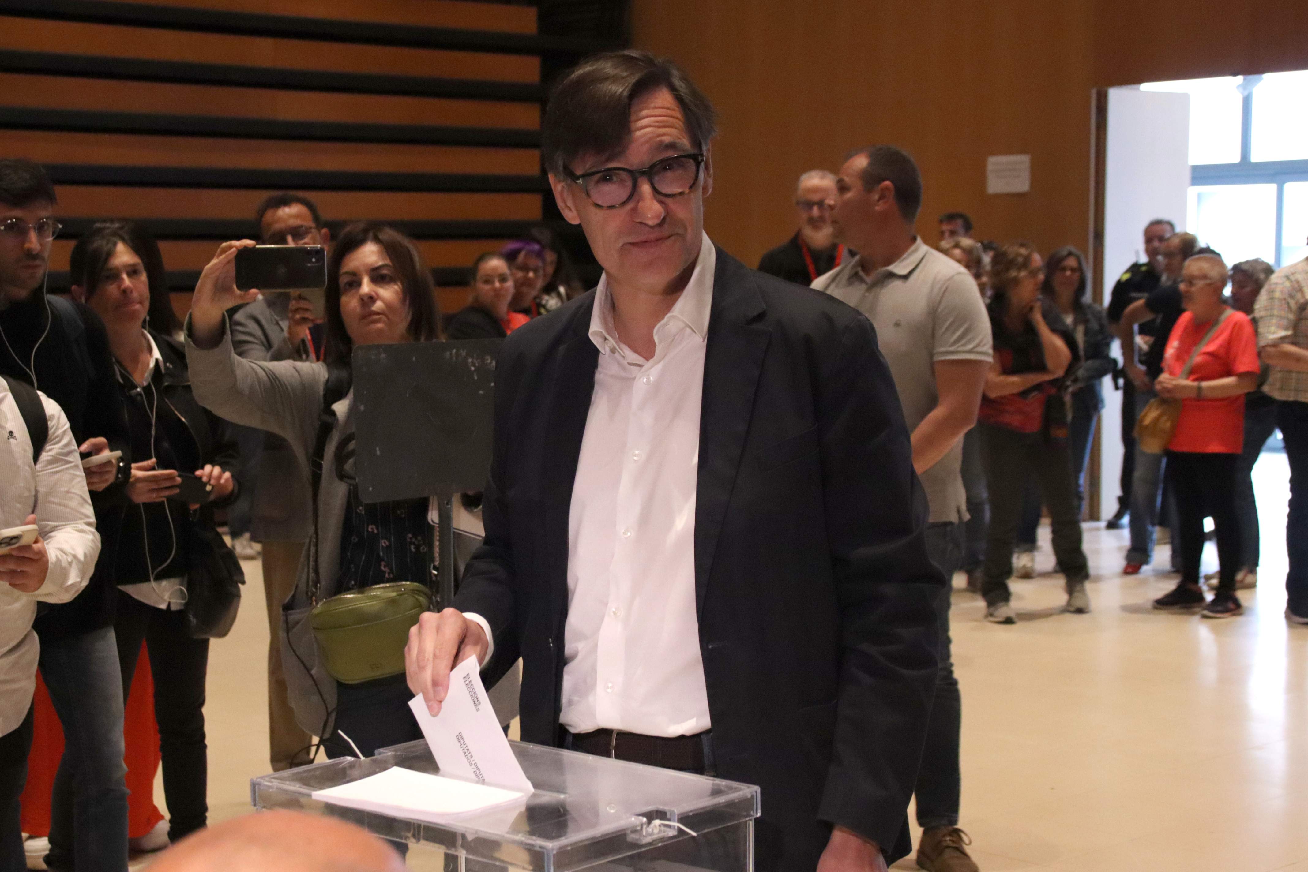 El PSC avanza en Barcelona ciudad, Junts sube al segundo lugar y el PP supera a ERC