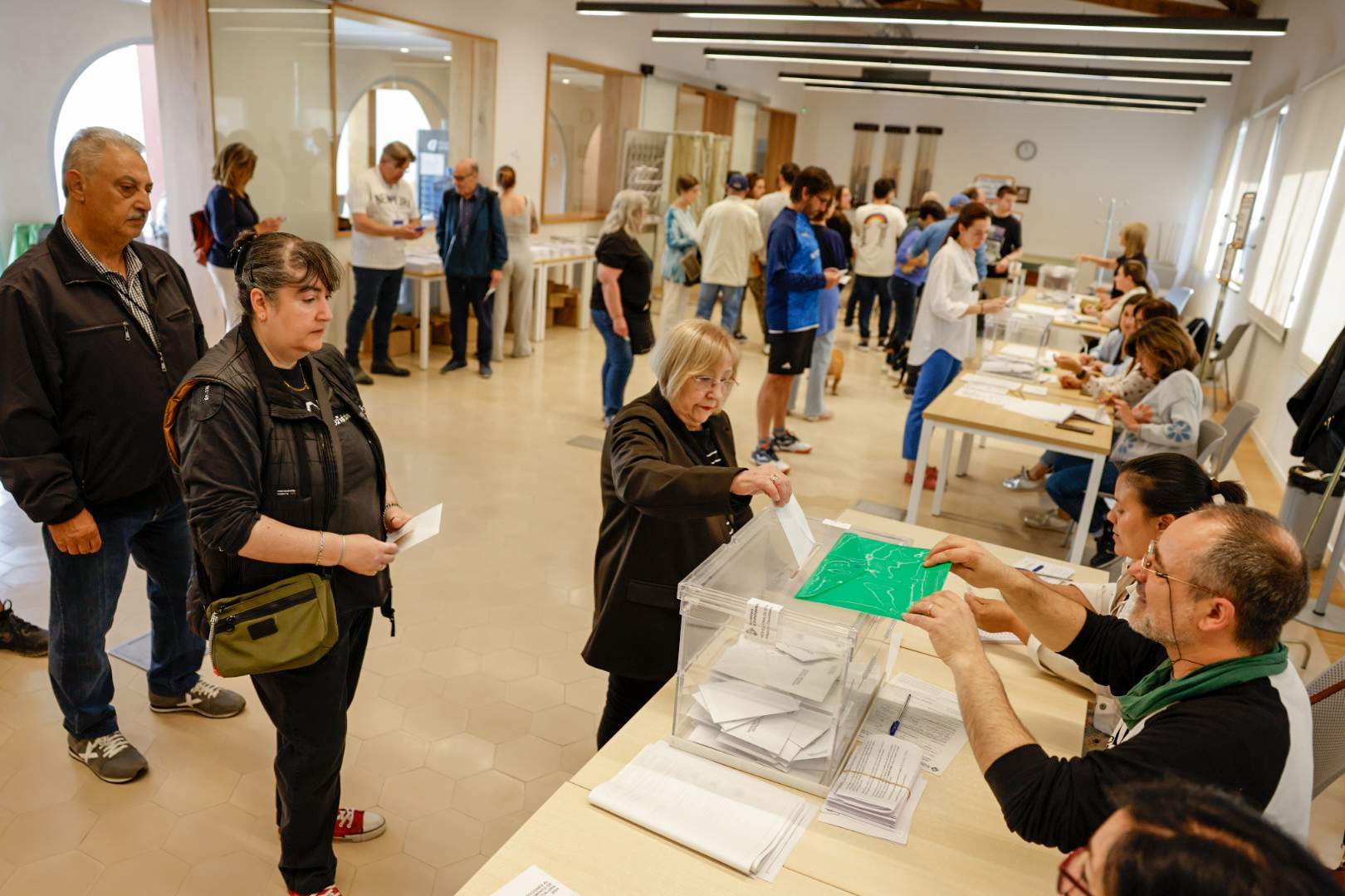 Voter turnout in 2024 Catalan election scarcely exceeds 2021's low figure, with 2 hours to go