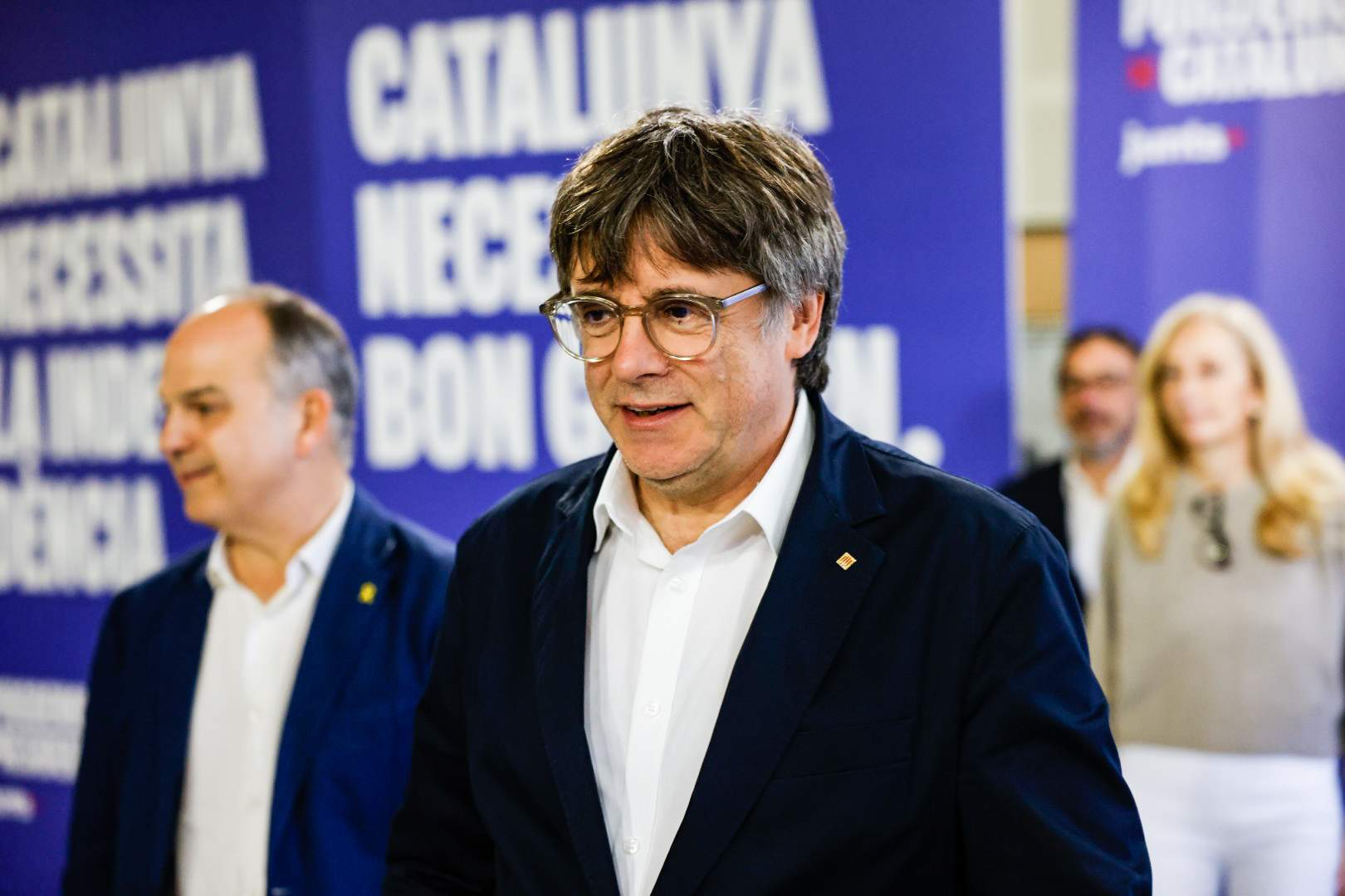 Puigdemont denuncia "pressions indecents" de mitjans perquè Illa sigui president i enfrontar Junts i ERC