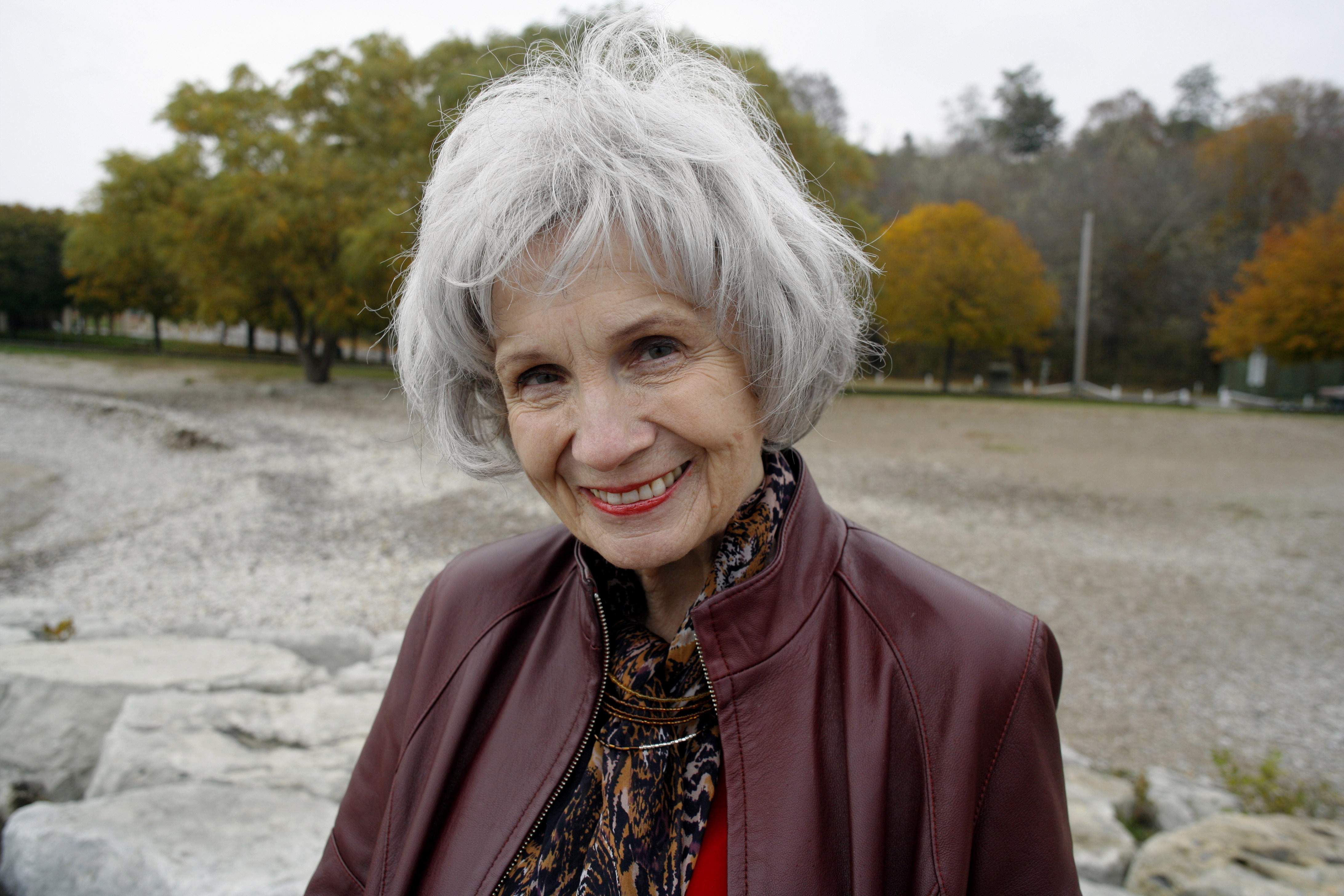 Muere Alice Munro, premio Nobel de Literatura, a los 92 años