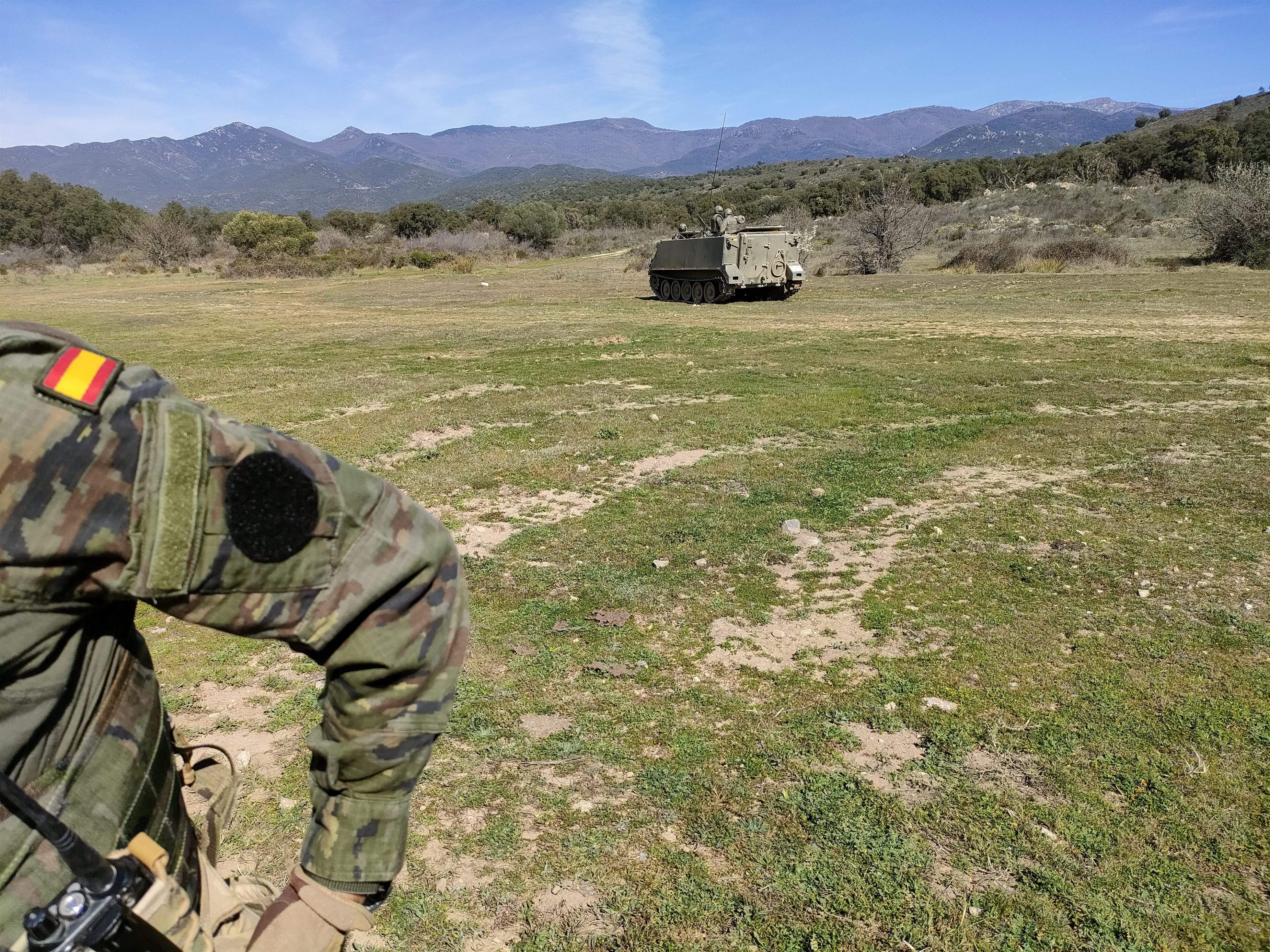 Polèmica a Sant Climent Sescebes per promocionar visites a la base militar amb jocs per a nens