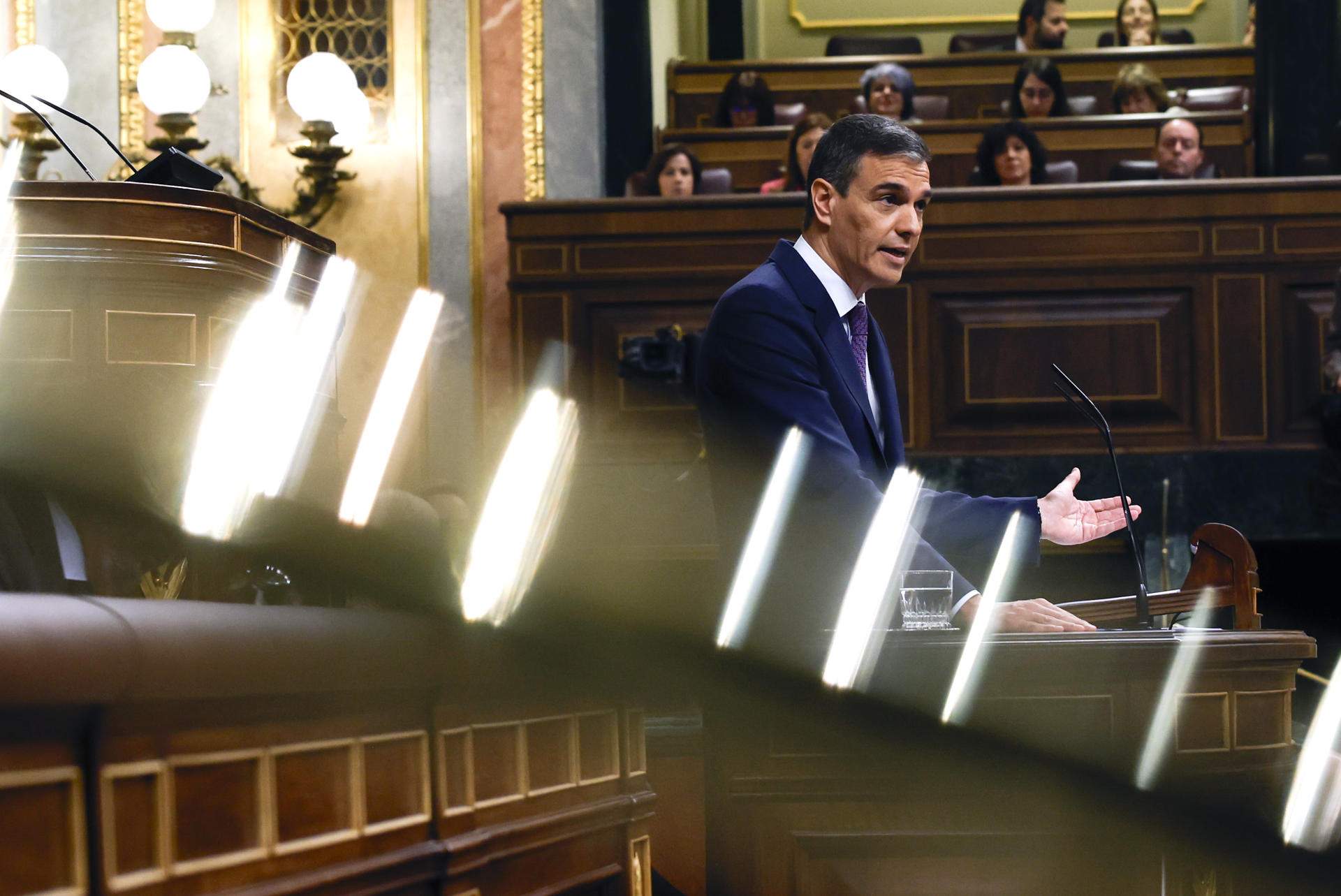 Sánchez defensa “l'honestedat” de la seva esposa i repta el PP: “Encantats de comparèixer al Senat”