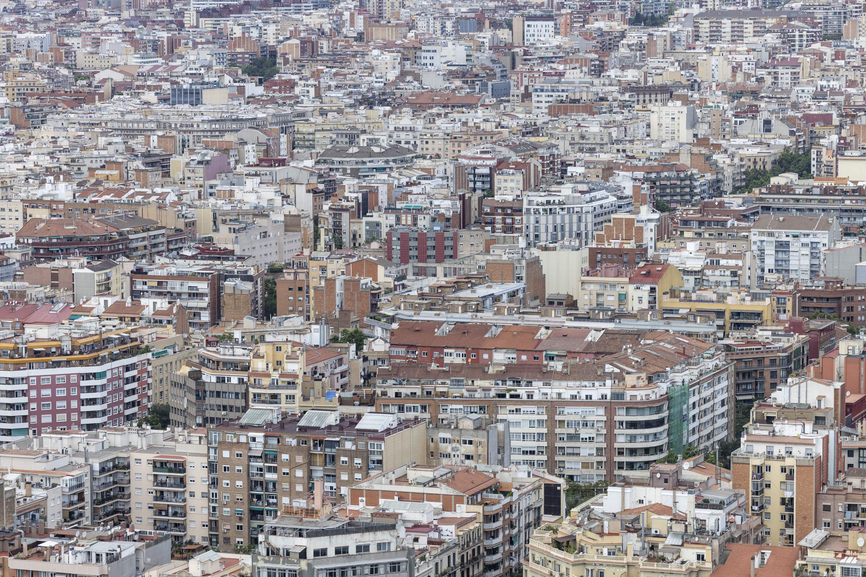 Acord PSC i comuns a Barcelona per frenar el “frau” del lloguer de temporada