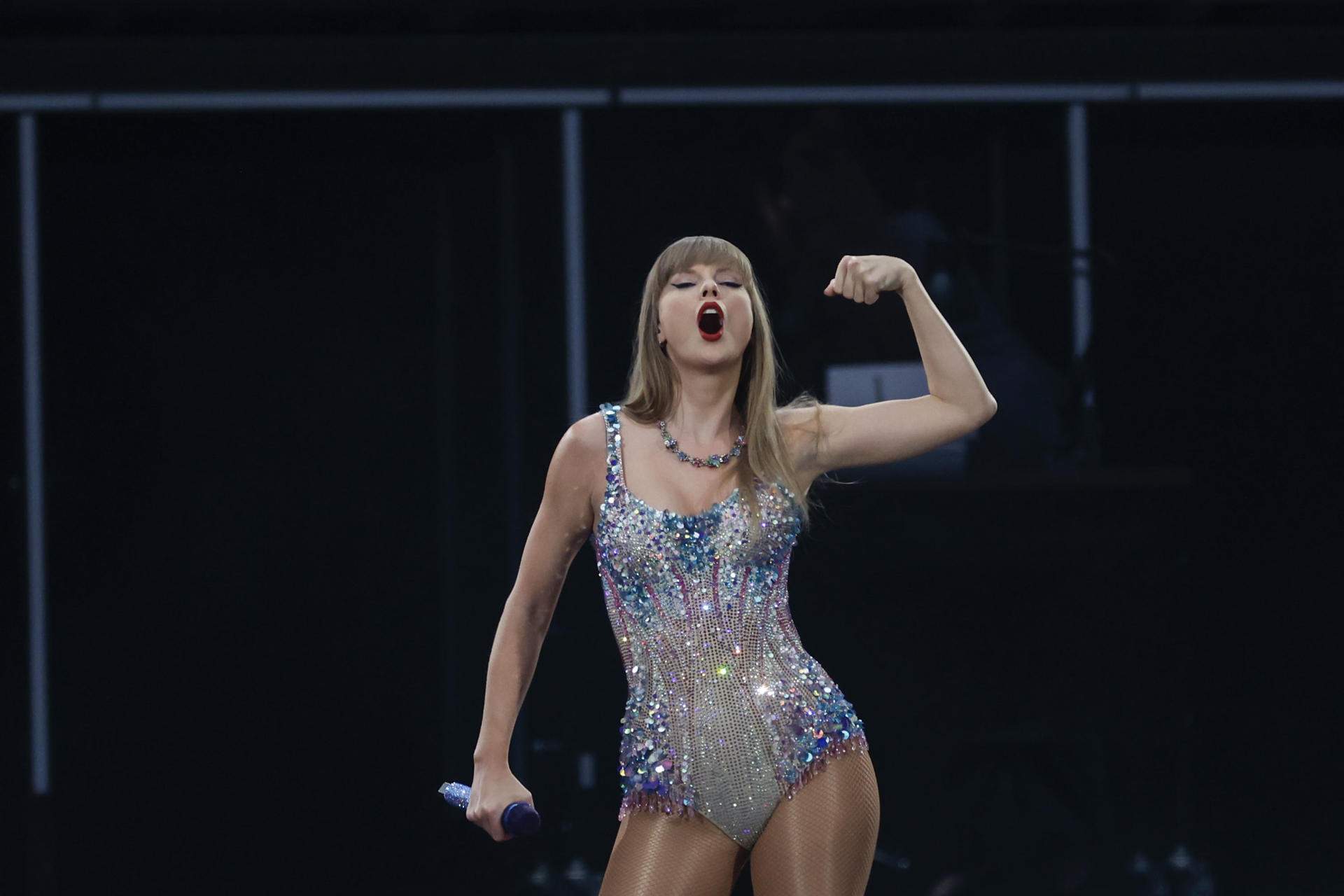 'Manita' de Taylor Swift en un Bernabéu enloquecido
