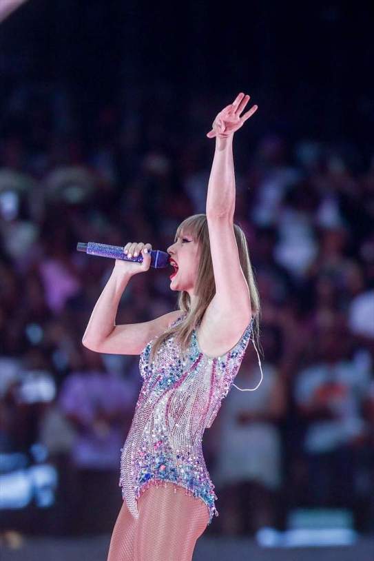 EuropaPress 5995550 cantante taylor swift primera dos actuaciones estadio santiago bernabeu 29