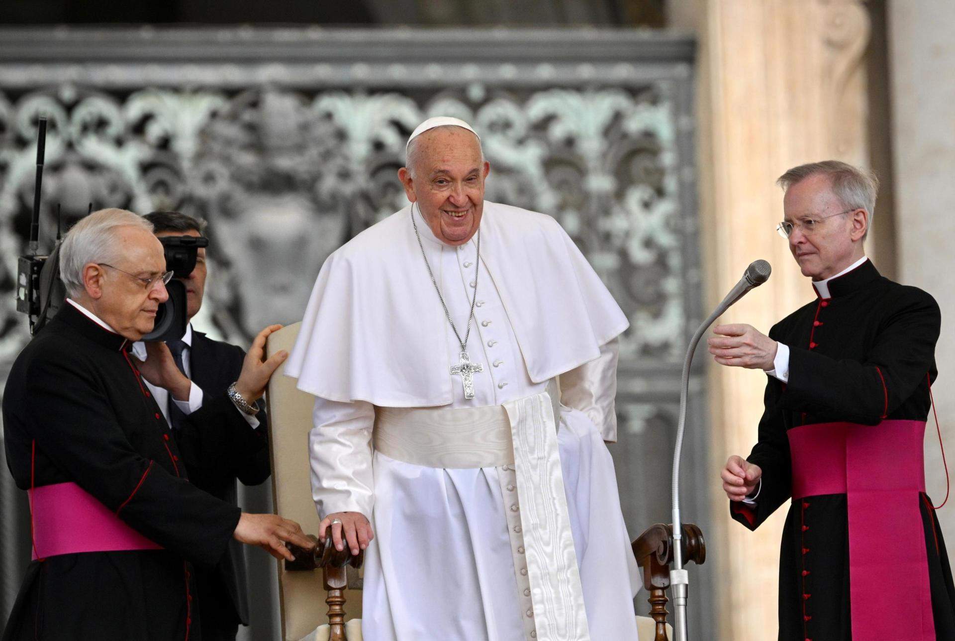 Nova relliscada del Papa després de la "mariconeria": "Les xafarderies són cosa de dones"