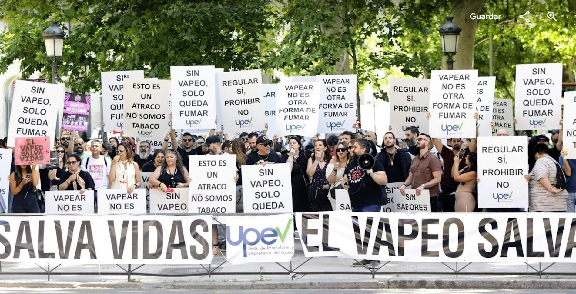 Empresaris i usuaris es mobilitzen contra el govern espanyol per voler regular el vapeig com el tabac