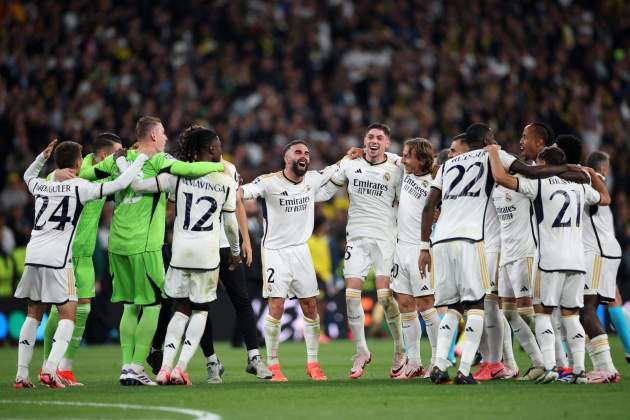 Los jugadoras del Real Madrid celebran la decimoquinta EFE