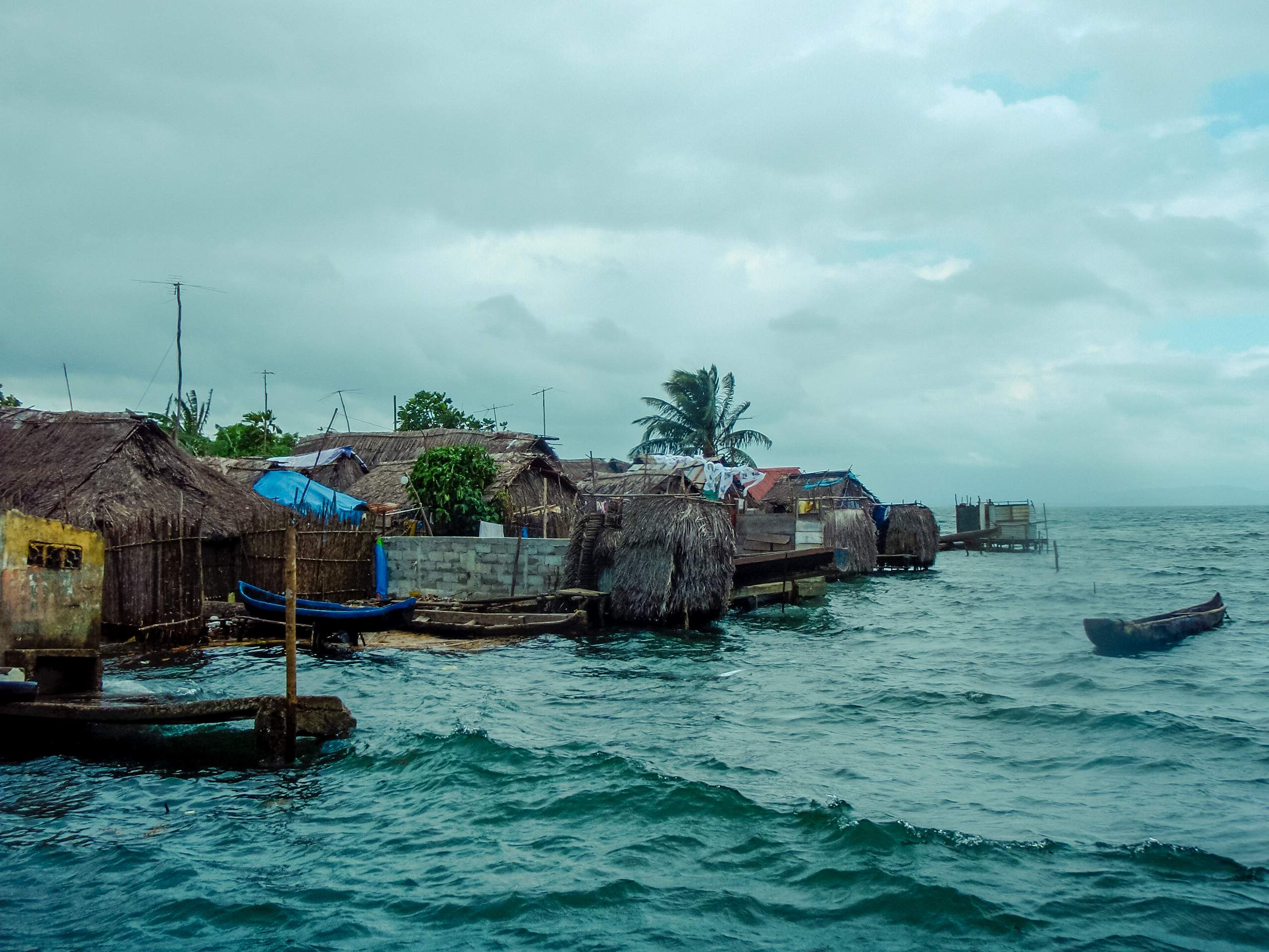 Panamá evacua a los primeros refugiados climáticos del país de una isla que está a punto de desaparecer