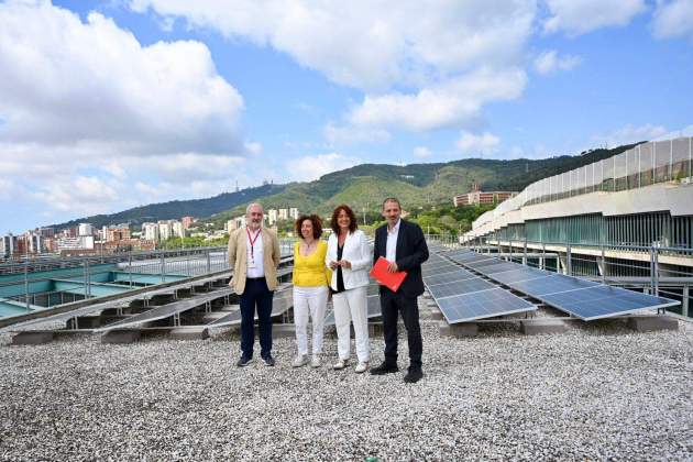 placa fotovoltaica cochera bus|buzo huerta foto vuelco (1)