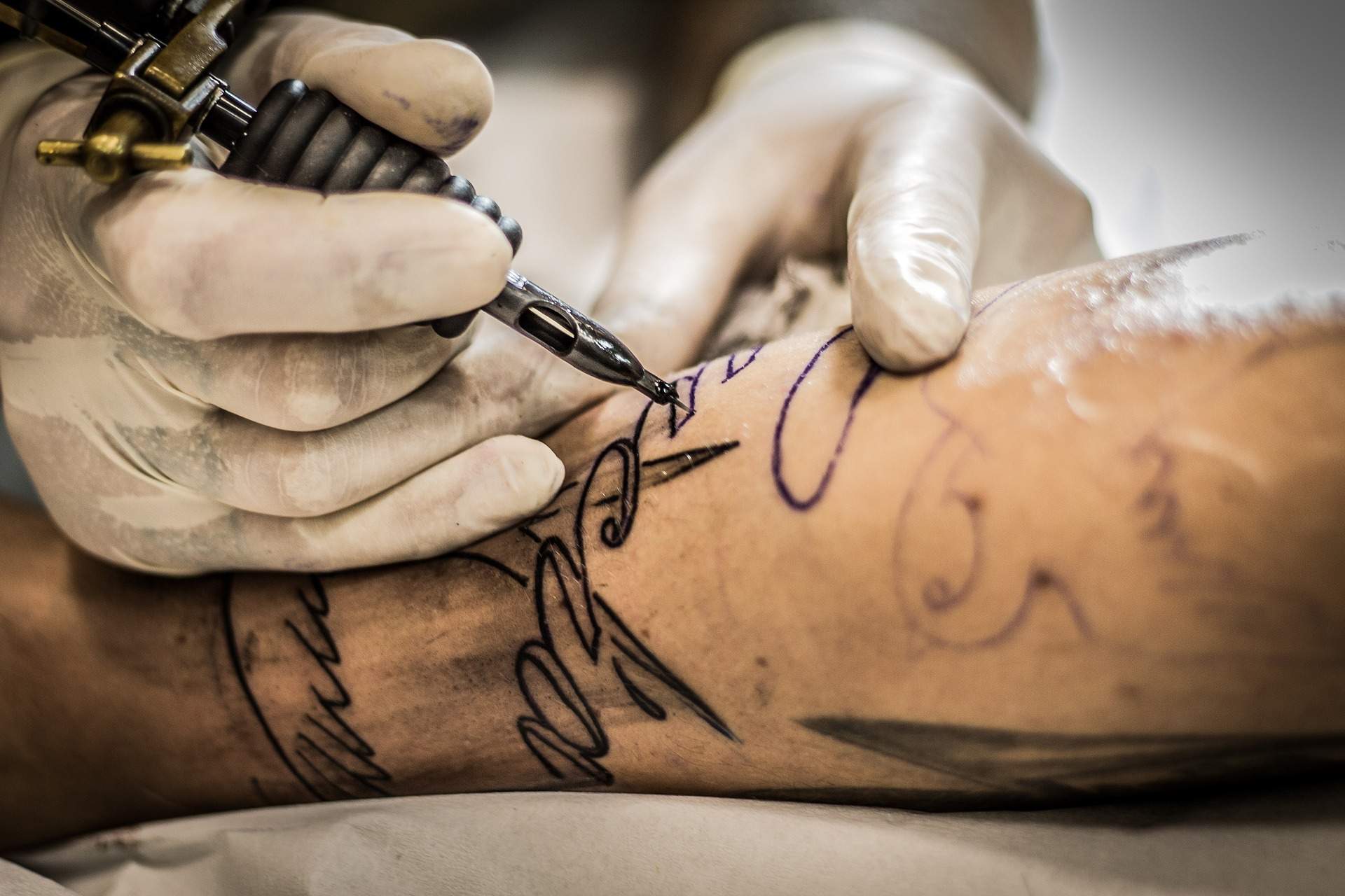 ¿Los tatuajes pueden aumentar el riesgo de sufrir cáncer?
