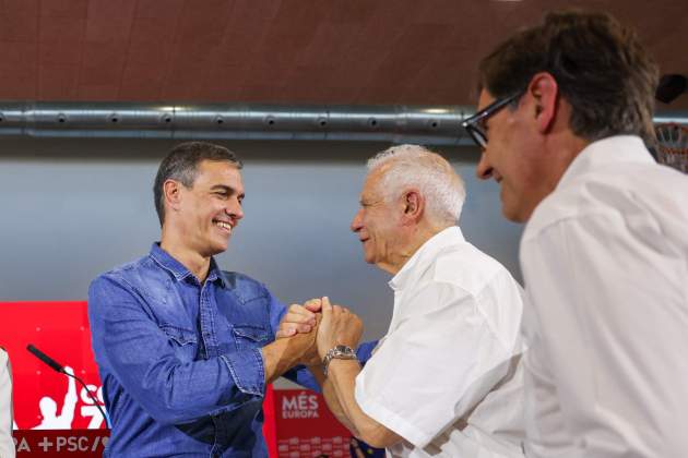 Pedro Sanchez, Josep Borrell, Salvador Illa acto PSC elecciones europeas / Montse Giralt
