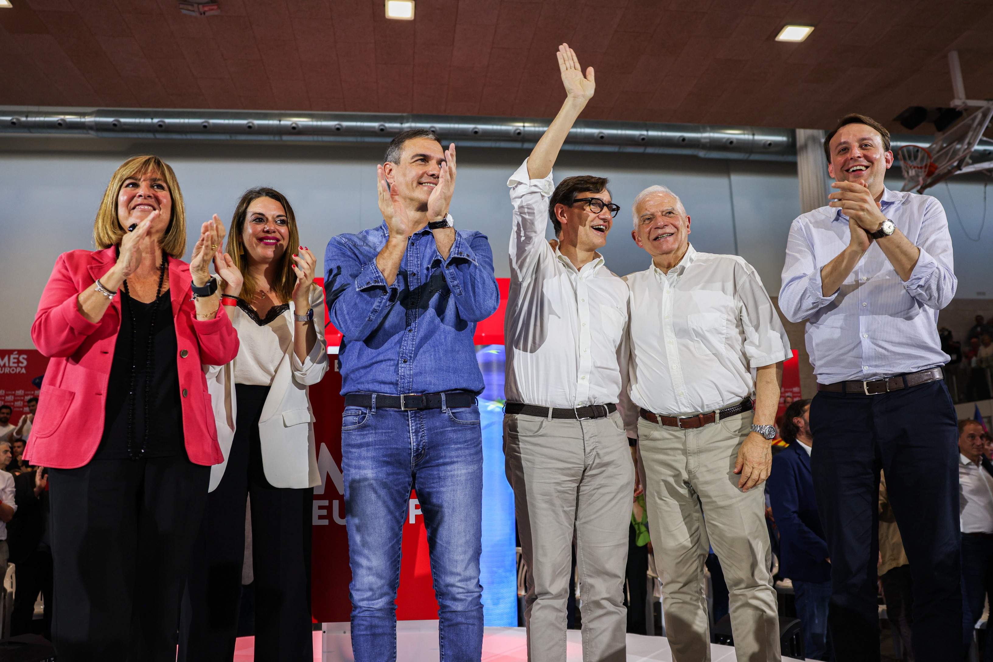 Illa i Sánchez demanen concentrar el vot en el PSOE, el que "més mal fa" a la "matrioixca ultra"